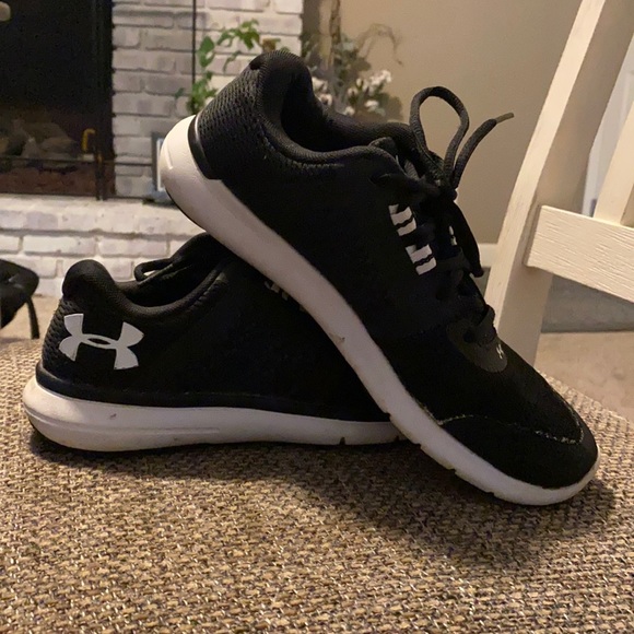 Black Under Armour Shoes - Picture 1 of 2